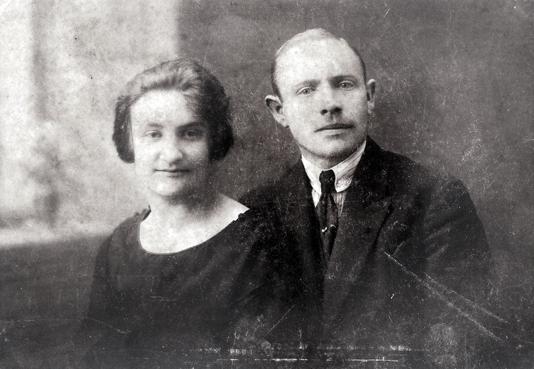 Photo de fiançailles des parents d'Hilda Tiar, Solomon et Perla Krieser, Oswiecim, 1923