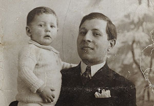 Max Wolkowicz with his son Pierre, circa 1929