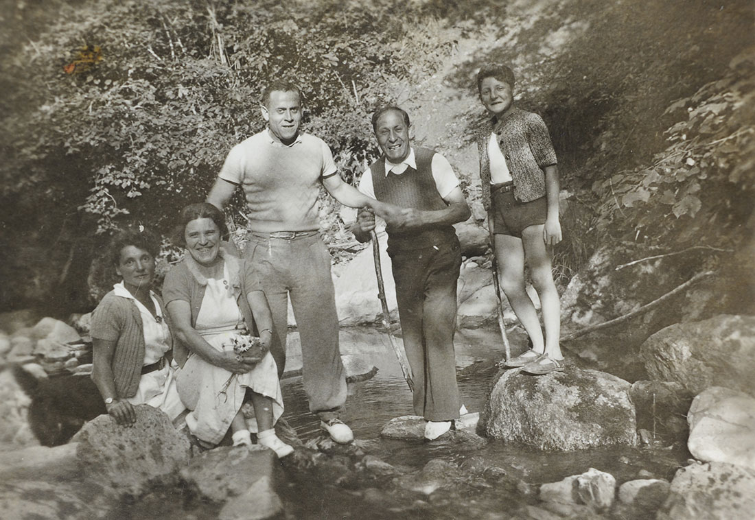 The Wolkowicz family with friends, late 1930s. From right: Pierre and Max. Berthe is seated first from left.