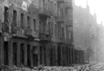 בניין הרוס בגטו ורשה, 1943