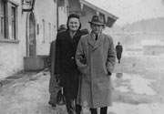 משה ופראניה (פריידל) גלבנד במחנה פלדפינג בגרמניה, לאחר השחרור