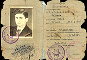 תעודת פליט שהונפקה על ידי הקהילה היהודית לסולומון פלשניצקי מוולברום במחנה העקורים פלוסנבירג במאי 1945