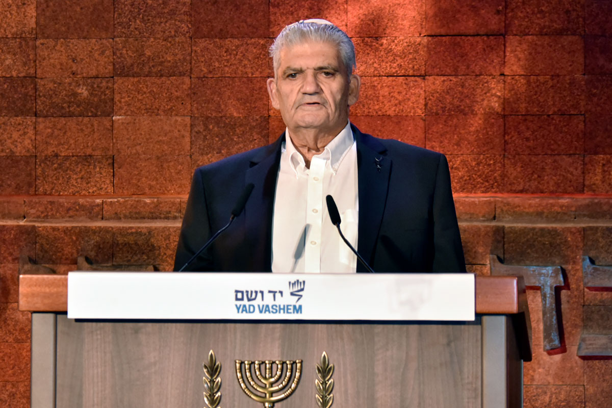 Holocaust survivor Beni Harel recites the "El Maleh Rahamim" prayer