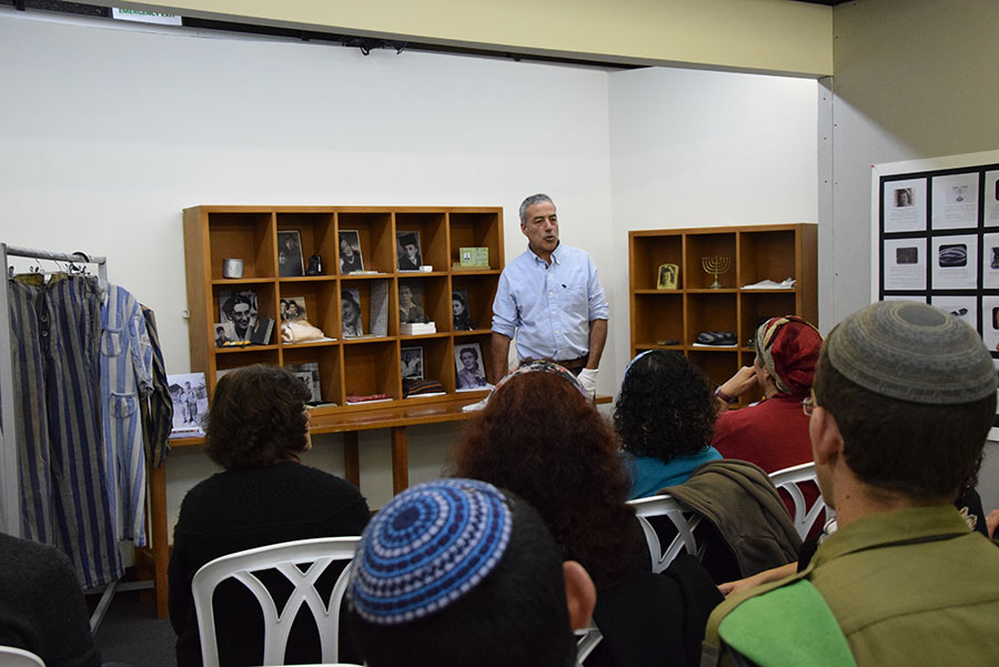Galerie de photos - Conmemorando Yom Hashoá en Yad Vashem
