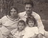 Familia en Zhitomir, Ucrania.
Archivo fotográfico de Yad Vashem.