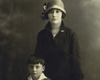 Gain Waber y su hijo.
Archivo fotográfico de Yad Vashem.