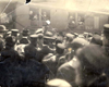 Judíos en la estación de tren de Lublín, Polonia.
Archivo fotográfico de Yad Vashem.