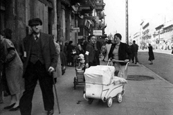 Una calle del gueto de Varsovia.
Archivo fotográfico de Yad Vashem.