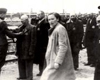 Geza Lajtos en la rampa de Birkenau- selección frente a un médico de la SS.
Archivo fotográfico de Yad Vashem.