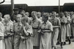 Mujeres prisioneras en Auschwitz- Birkenau, 1944.
Archivo fotográfico de Yad Vashem.