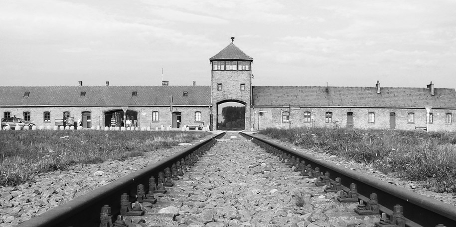 Eté 1942, Auschwitz