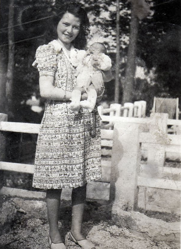 Odette Sebbane and her newborn baby daughter Chantal, 1944