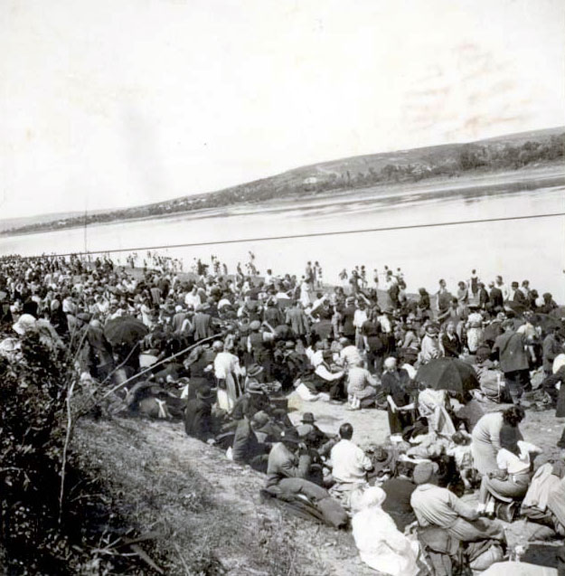 וולצ'ינץ - גירוש יהודים לטרנסניסטריה מעבר לנהר הניסטרו, יוני 1942