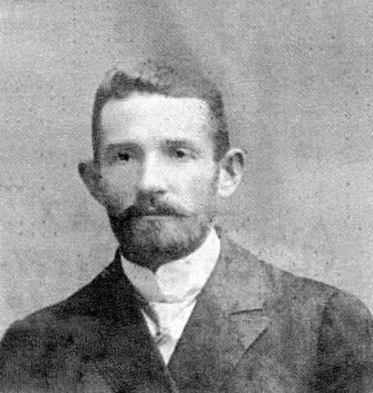 ברקו דיסטרבך נולד בקייב שבאוקראינה ב-1880. הוא נרצח ב-1941 בבאבי יאר.