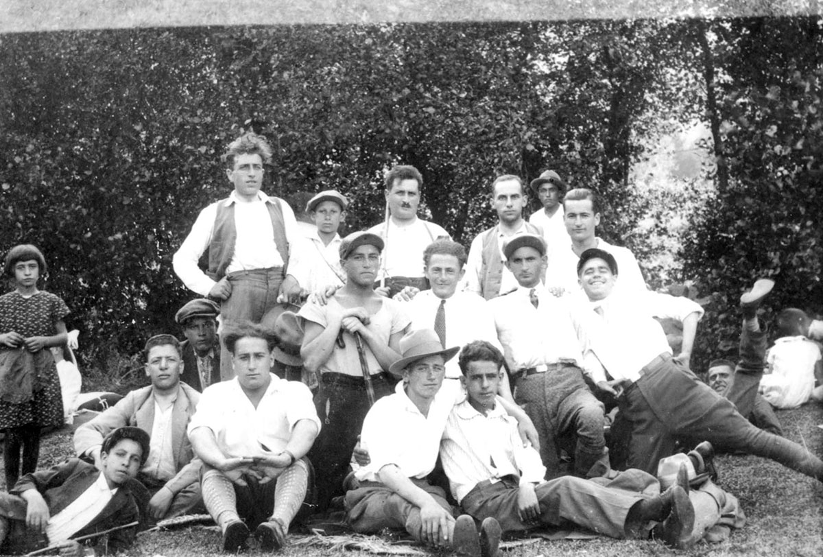 צעירים יהודים בזמן טיול ממונאסטיר לכפר דילבו (Dilevo), יולי 1929
