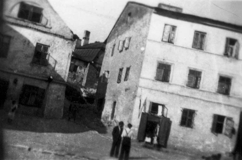טשביניה – מראה רחוב בתצלום מלפני המלחמה