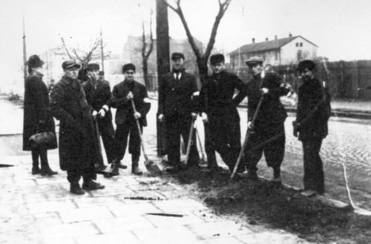 יהודים בעבודות כפייה בטשביניה, 1940