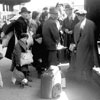 גירוש יהודים מהנאו, גרמניה, 30 במאי 1942. יהודי הנאו שולחו לטרזין. משם גורשו היהודים לריגה ולמחנה אושוויץ-בירקנאו