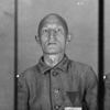 ולריאן לנצ‘יצקי כפי שצולם עם מאסרו במחנה אושוויץ, אפריל 1941