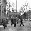 שלט המורה על הכניסה לרובע היהודי באמסטרדם, פברואר 1943. סמואל קופס התגורר בסמוך