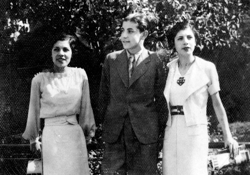 סימן-טוב מחל (צבי מיכאלי), ואחיותיו אלאונורה ומארי-מרים. סלוניקי, 1936