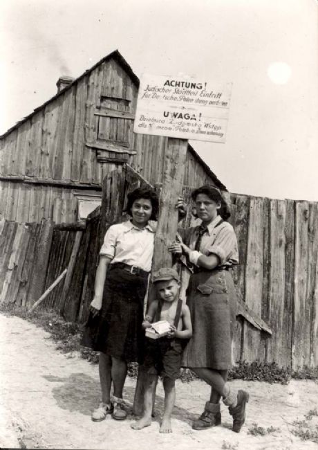 Poland, Opole, שלט האוסר על כניסתם של לא-יהודים לשטח הגטו.