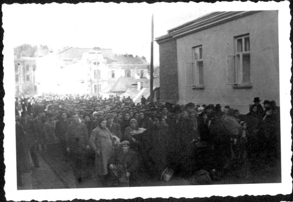Poland ,Sanok, גירוש מהעיירה, 1939.<br>
ארכיון יד ושם, 114DO2<br>
