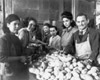 Франция,  Дранси,  03.12.1942. Евреи, работающие на лагерной кухне.