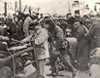 Гродно, Белоруссия. Немецкие солдаты обыскивают евреев, прибывших из Решова (Польша).