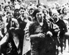 Каунас, Литва, июнь - июль 1941-го года. Депортация евреев в Седьмой форт, служивший местом массовых убийств, под надзором литовской милиции.