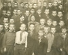 Минск, 1945 год. Школьная фотография. В центре Давид Таубкин, пережиший Катастрофу под вымышленным именем.
