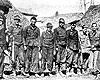 Италия, апрель 1945. Солдаты Еврейской Бригады с немецкими военнопленными, захваченными в битве у Сеньо.