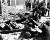 Варшава, Польша, апрель-май 1943. Евреев вытаскивают из укрытий во время подавления восстания в Варшавском гетто.