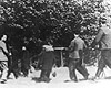 Шауляй, Литва, 26-29/06/1941. Группу евреев конвоируют в лес к месту их казни.
