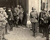 Львов, Украина, сентябрь 1939. Встреча немецких и советских военнослужащих.